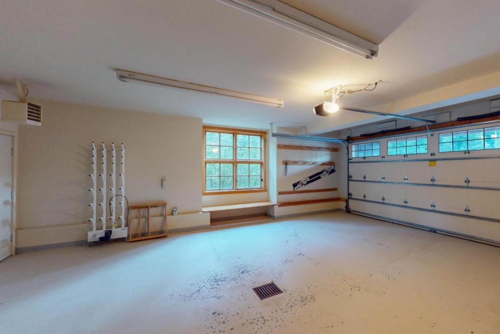 Lush Mountain Accommodations Golden Buitenkant foto